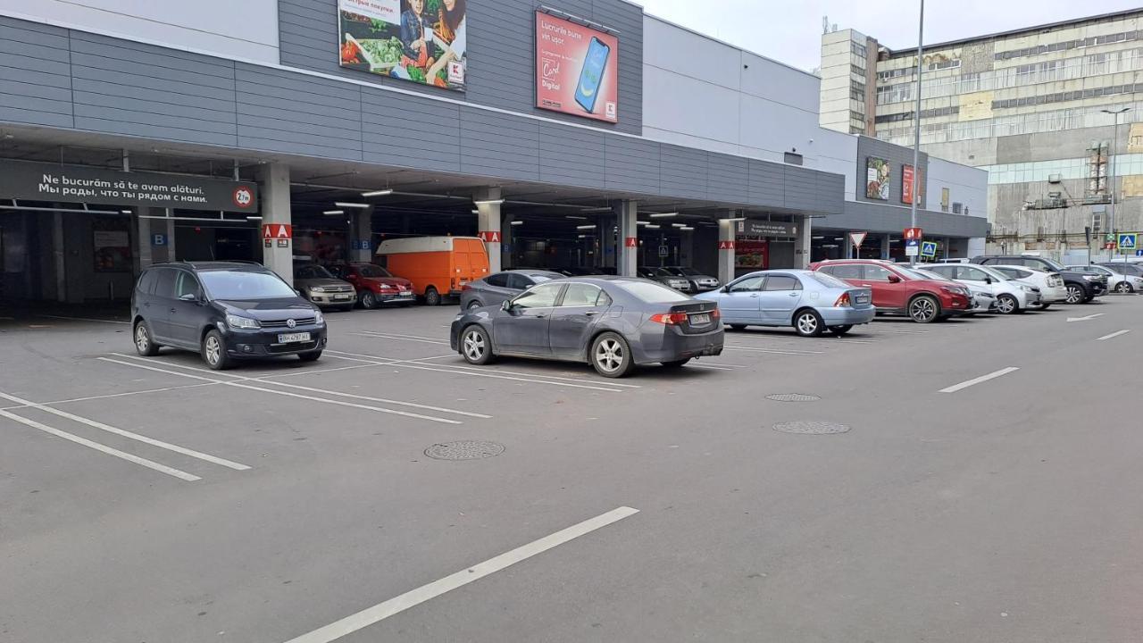 Appartamento Airport 24&24 Car Parking Chişinău Esterno foto